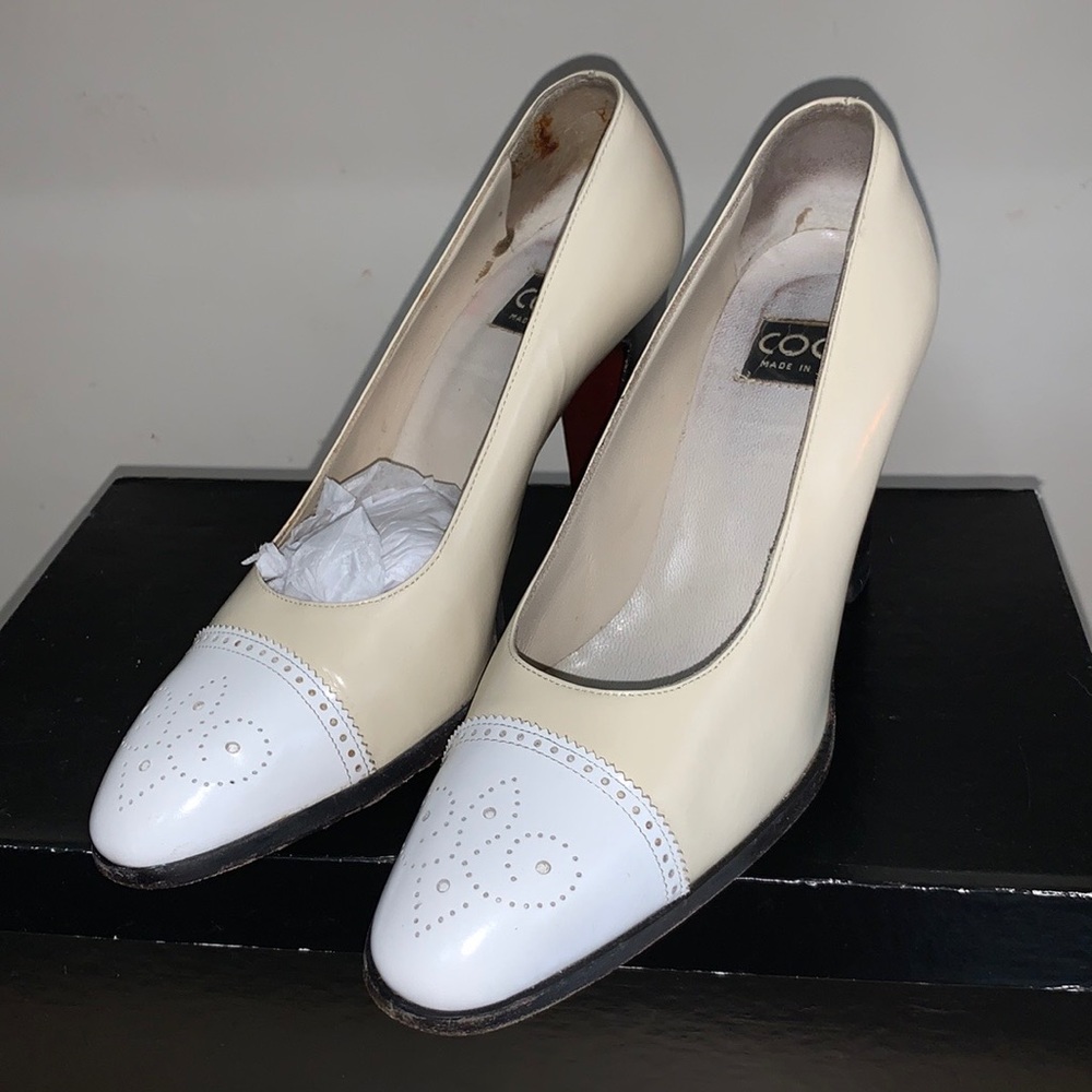 Vintage Coca Shoes made in Italy sz 6 beige/white